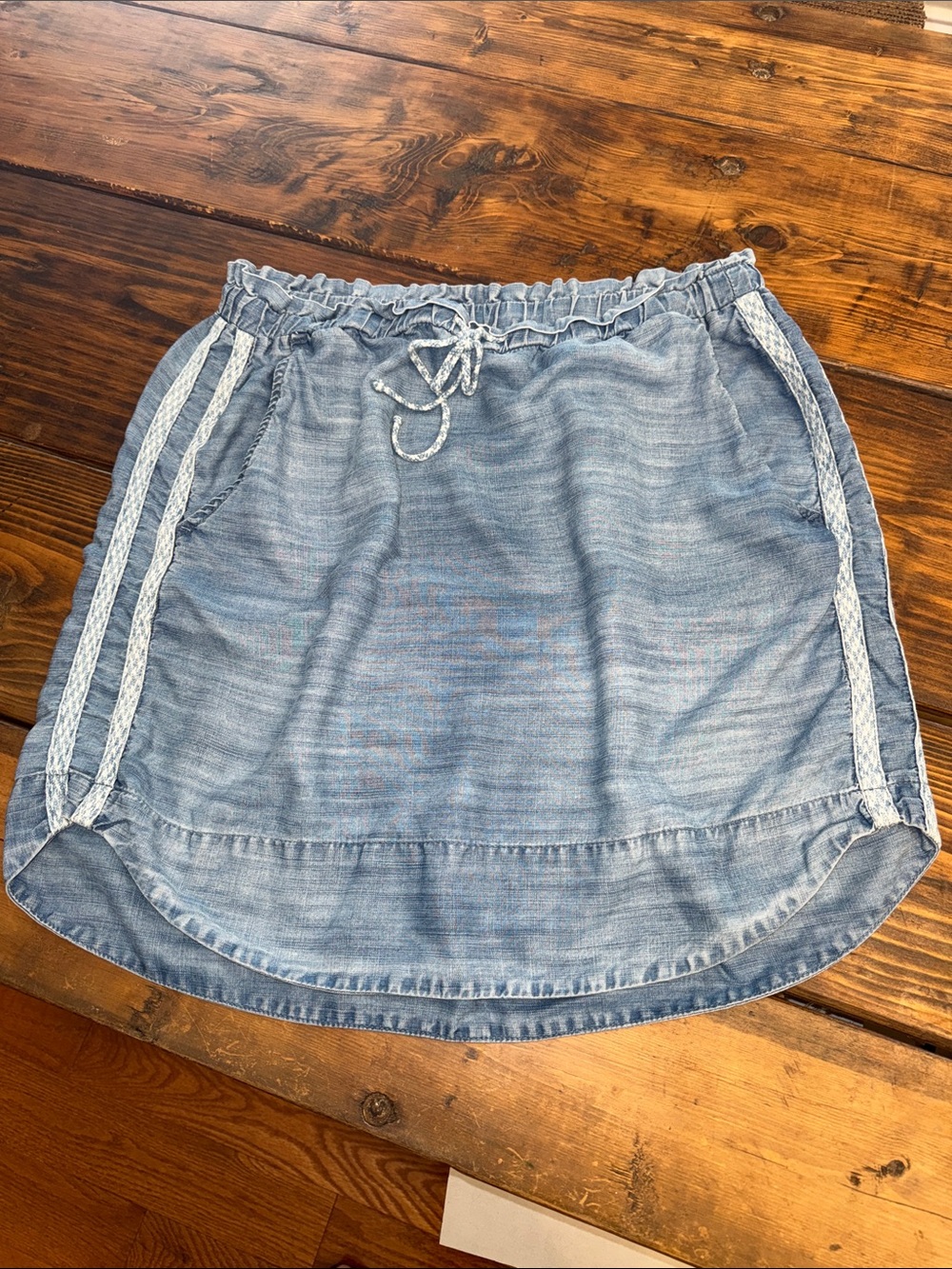 Bella Dahl Light Blue Drawstring Denim Skirt. Large. Gently used.